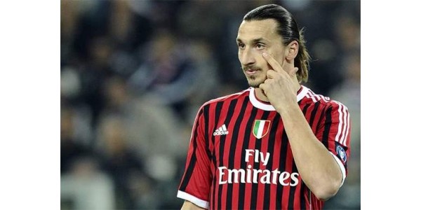 Zlatan Ibrahimović regressa ao AC Milan